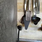 Palais Picard Ostfluegel * Thale