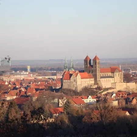 Palais Picard Ostfluegel * Thale