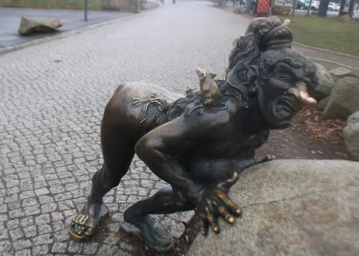 Palais Picard Ostfluegel * Thale